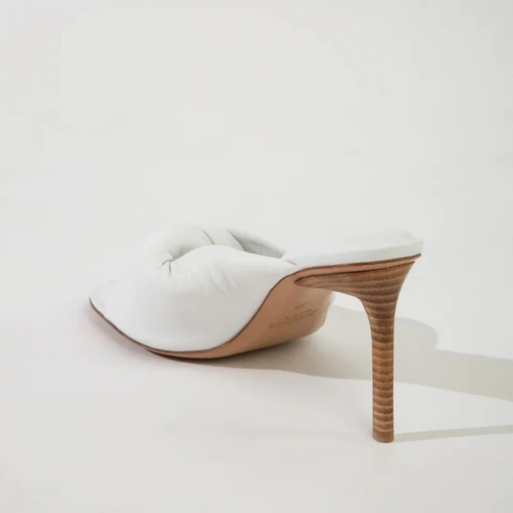 Jacquemus Bagnu White Leather Heels Size 7.5